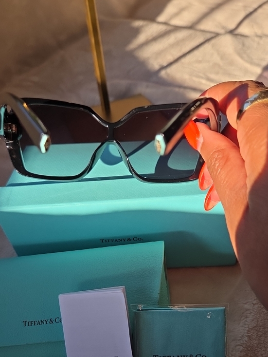 Tiffany & Co. Black Oversized Geometric Women\'s Sunglasses main image 4
